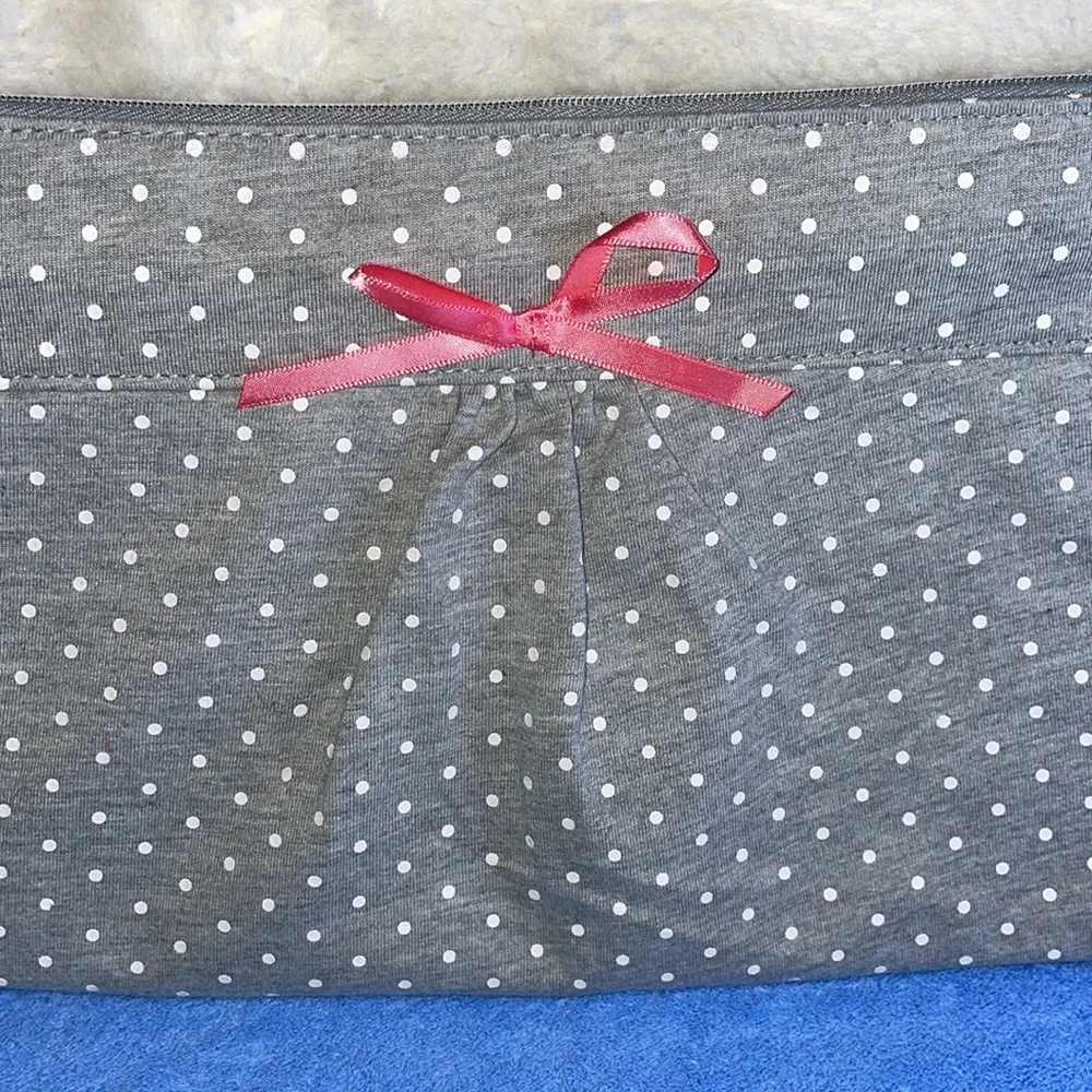 NWT H&M Make-Up Bag with 🎀